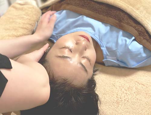 スタンダードコース「お身体の鍼灸治療」施術写真